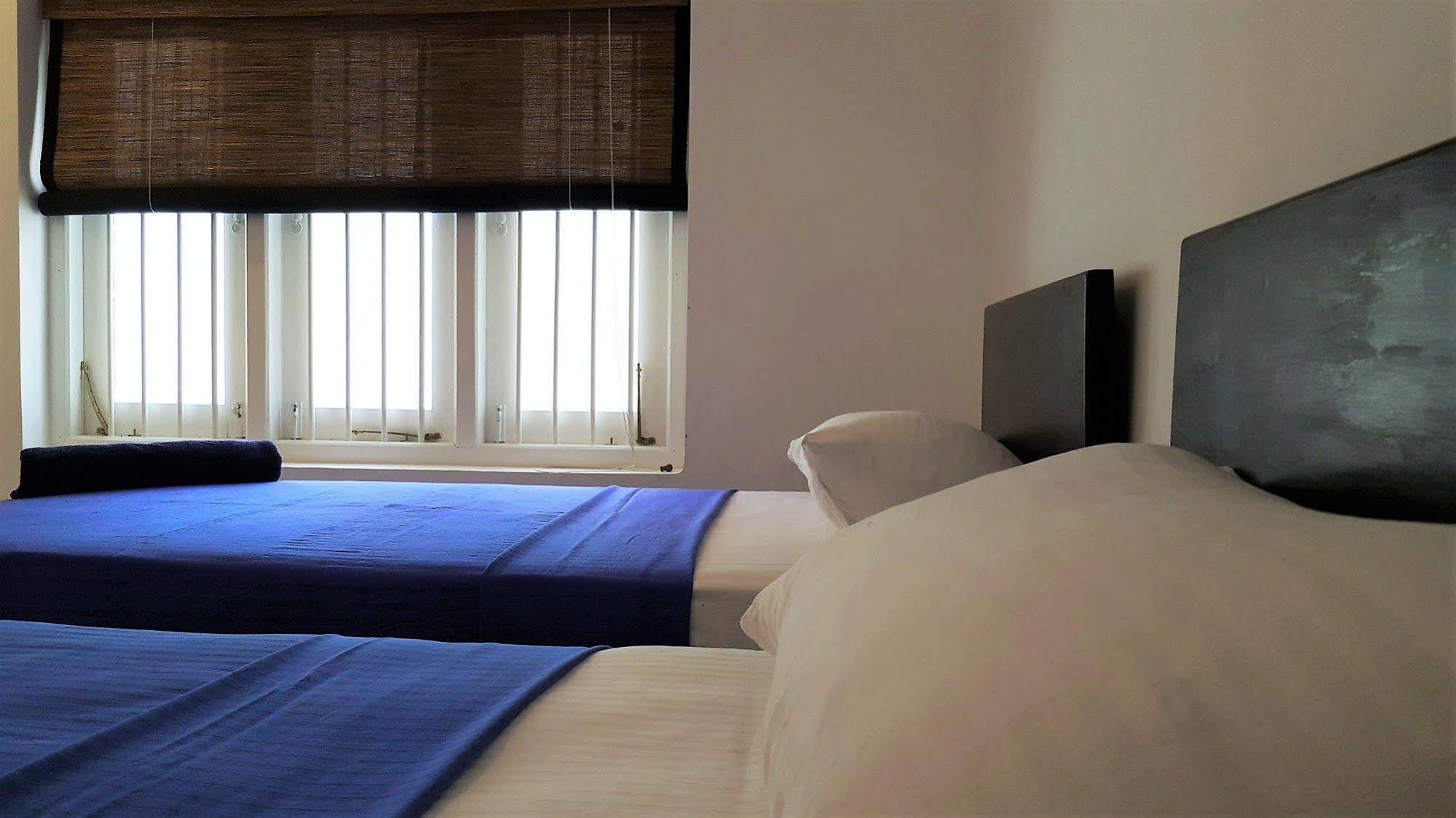 Hangover Hostels @ Colombo Intl Airport Катунаяка Экстерьер фото