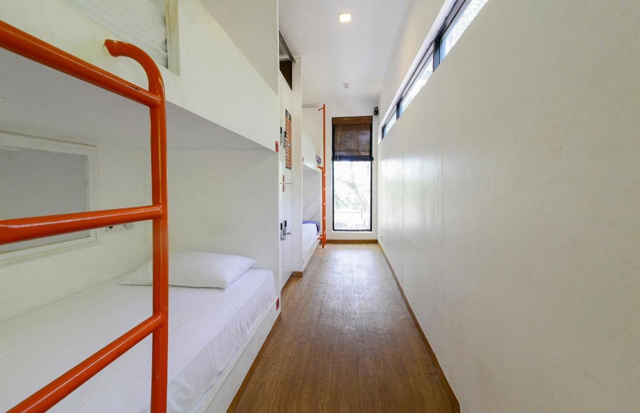 Hangover Hostels @ Colombo Intl Airport Катунаяка Номер фото